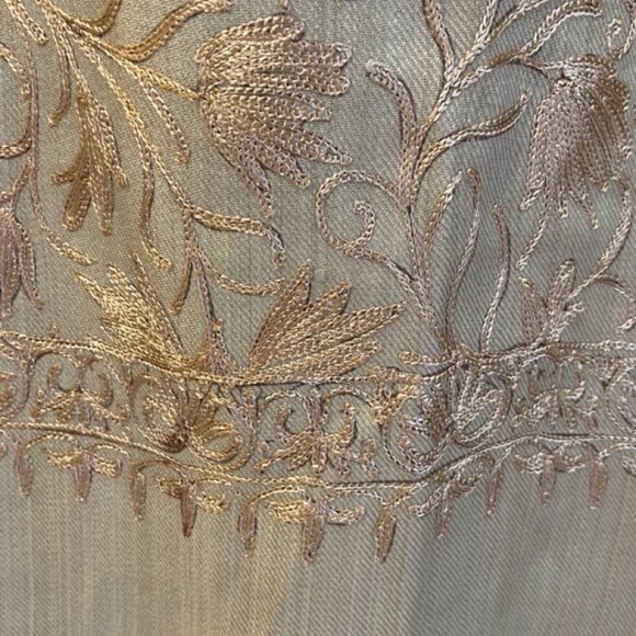 ✨ Fine New Wool Pashmina with Metallic Embroidery – Camel – 8ft x 43in ✨ NWT - Picture 3 of 12